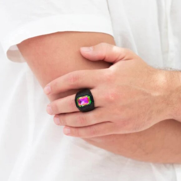 Paparazzi Jewelry Accessories - Cavalier Claim - Multi Men's Ring - Vintage - Picture 4 of 6